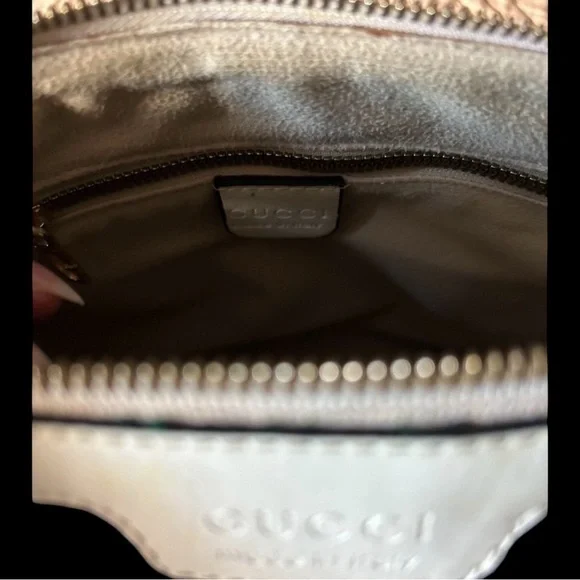 Gucci Beige Monogram Bag with Red and Green Stripe - Picture 4 of 9